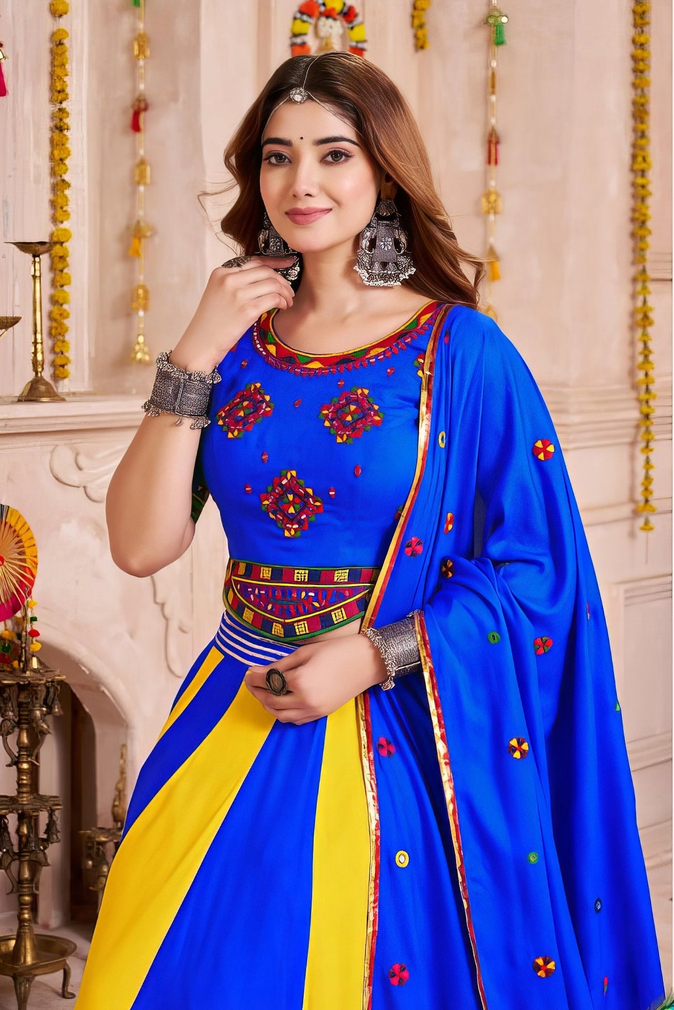 Raasratna Lehenga Set NV0008