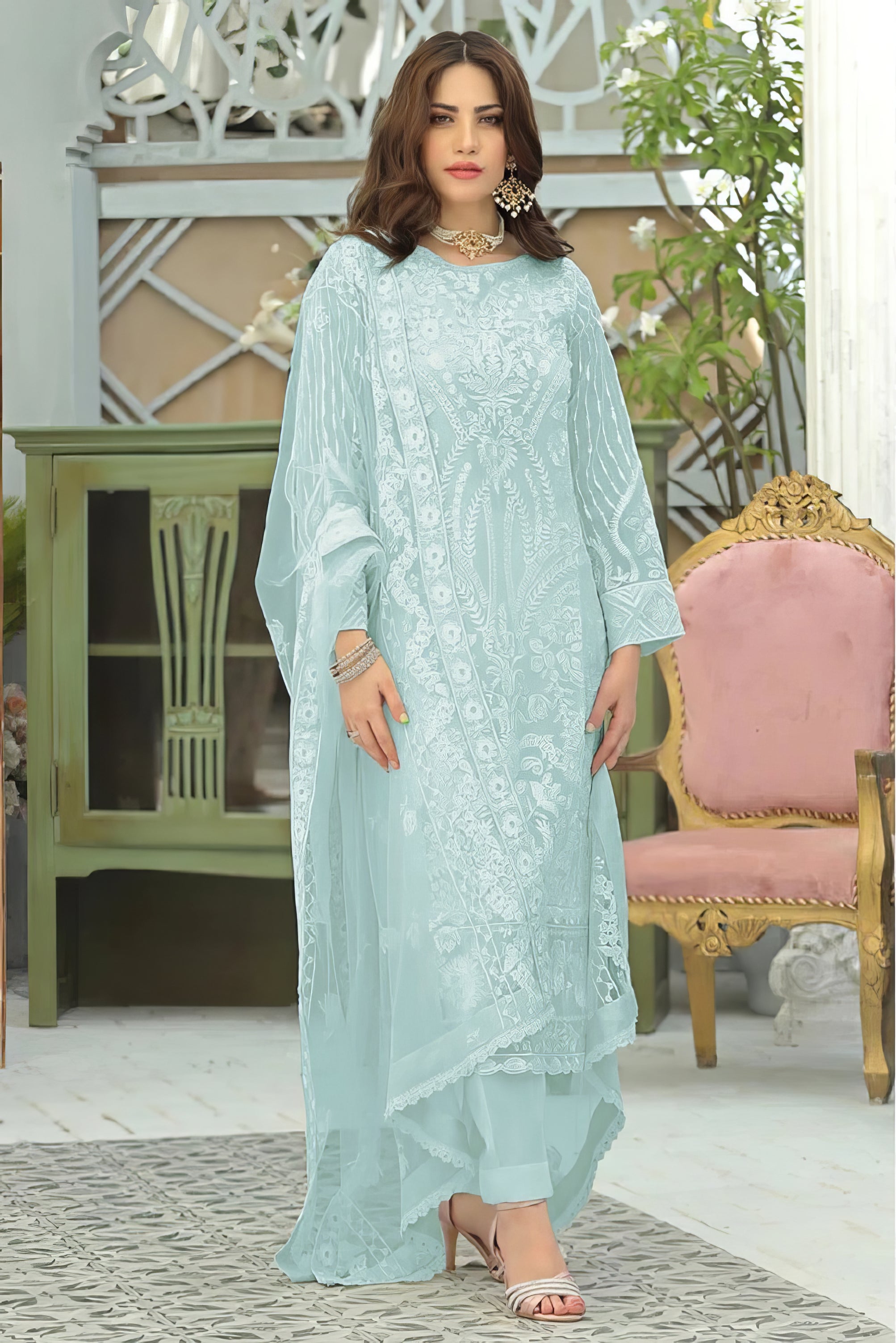 Elegant Fox Georgette Embroidered Pakistani Suit LXPK0105