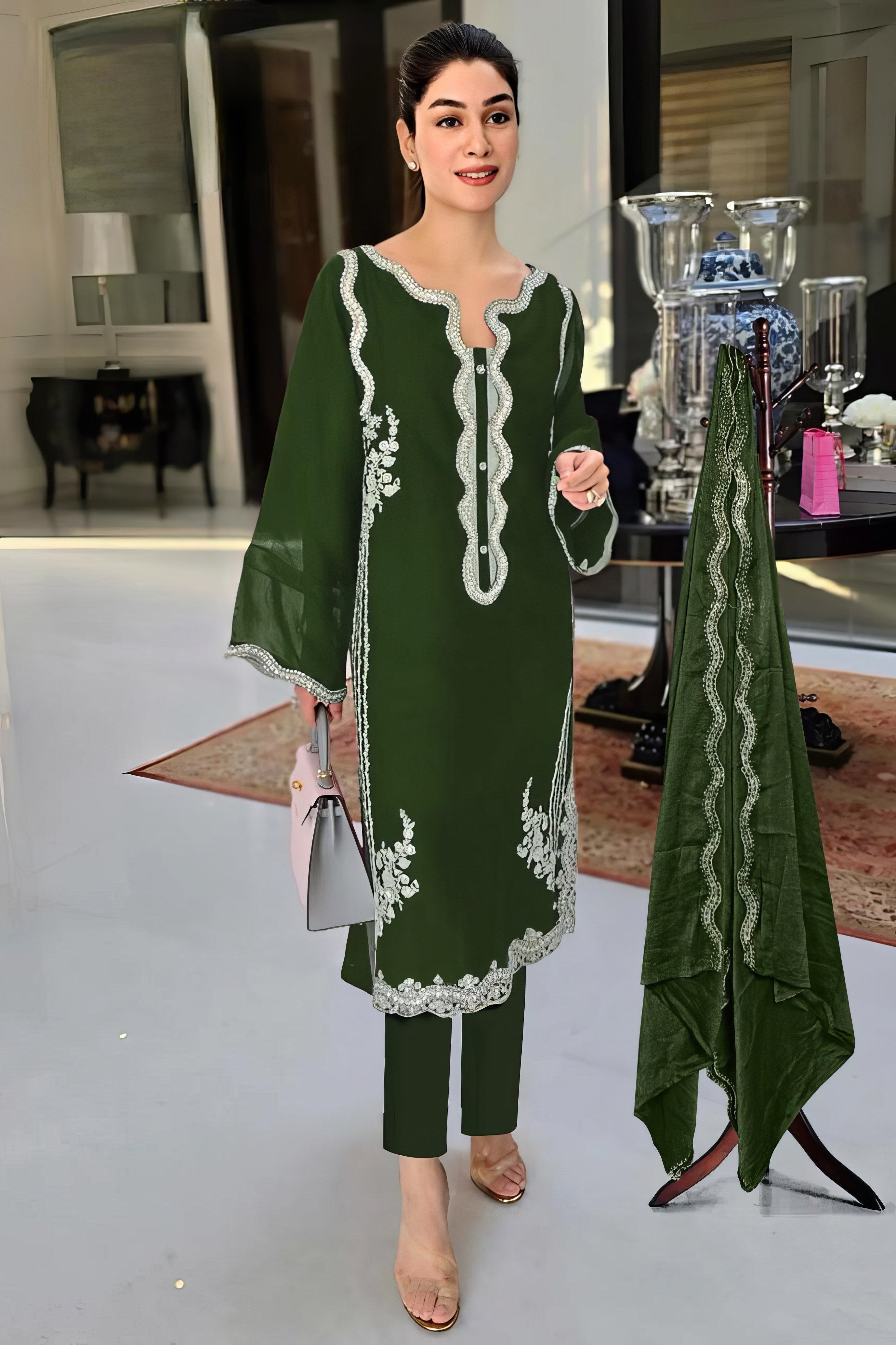 Satin Saaz Pakistani Suit EAPK0071