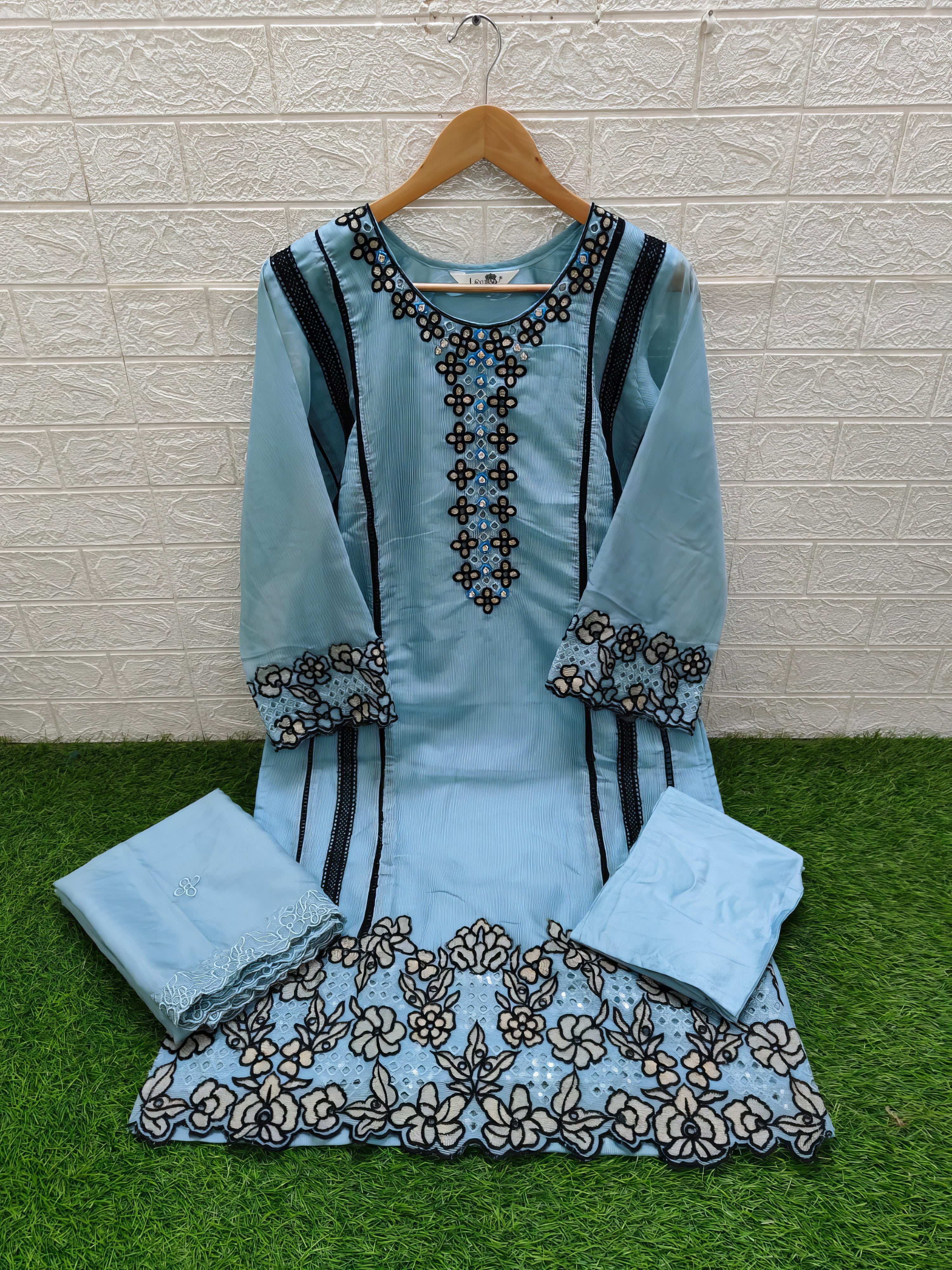 Gulzaar Elegance Pakistani Suit LXPK0036