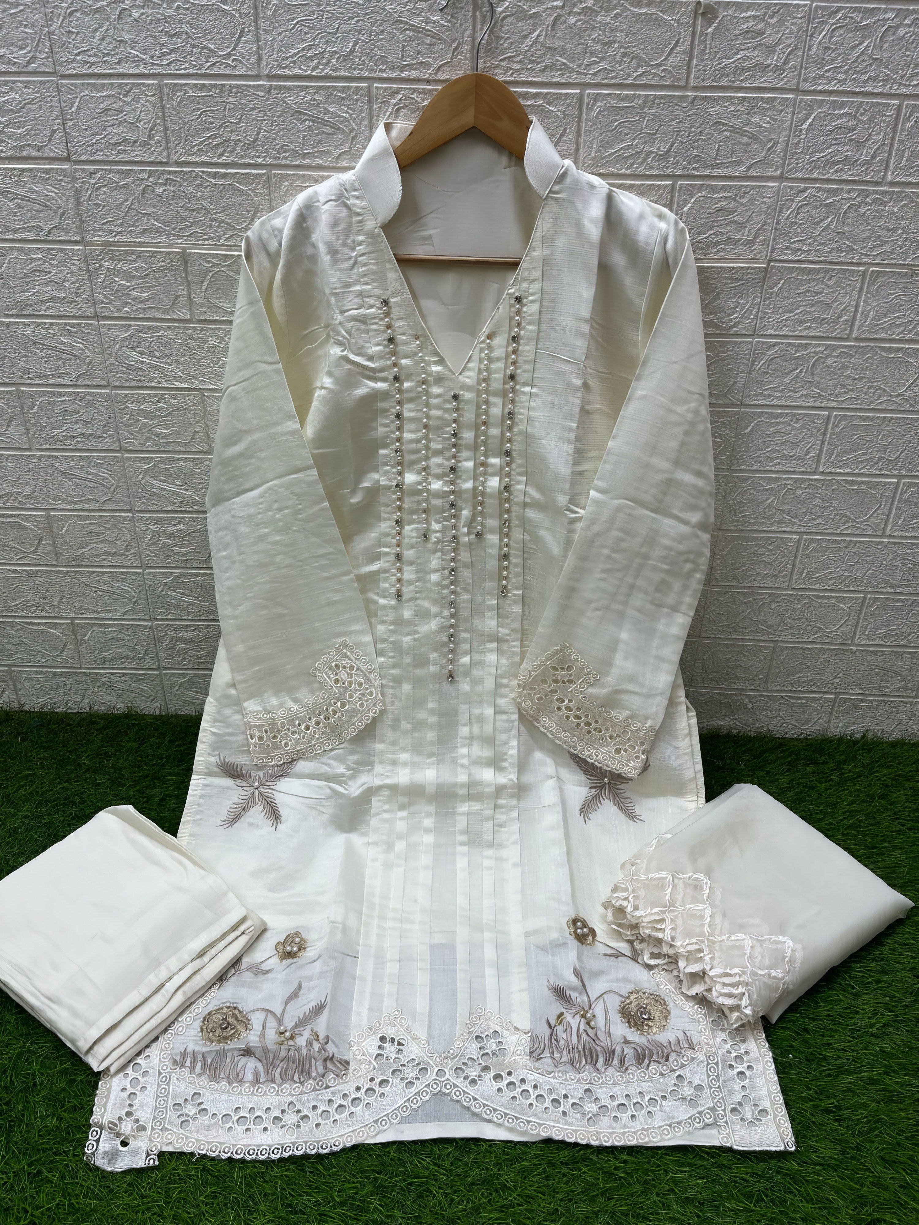 Meherban Premium Pakistani Suit LXPK0037