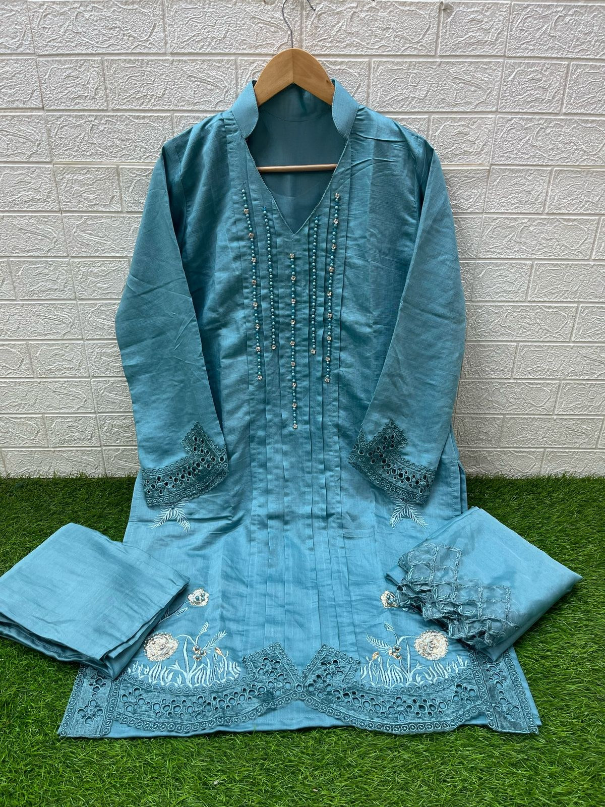 Meherban Premium Pakistani Suit LXPK0037
