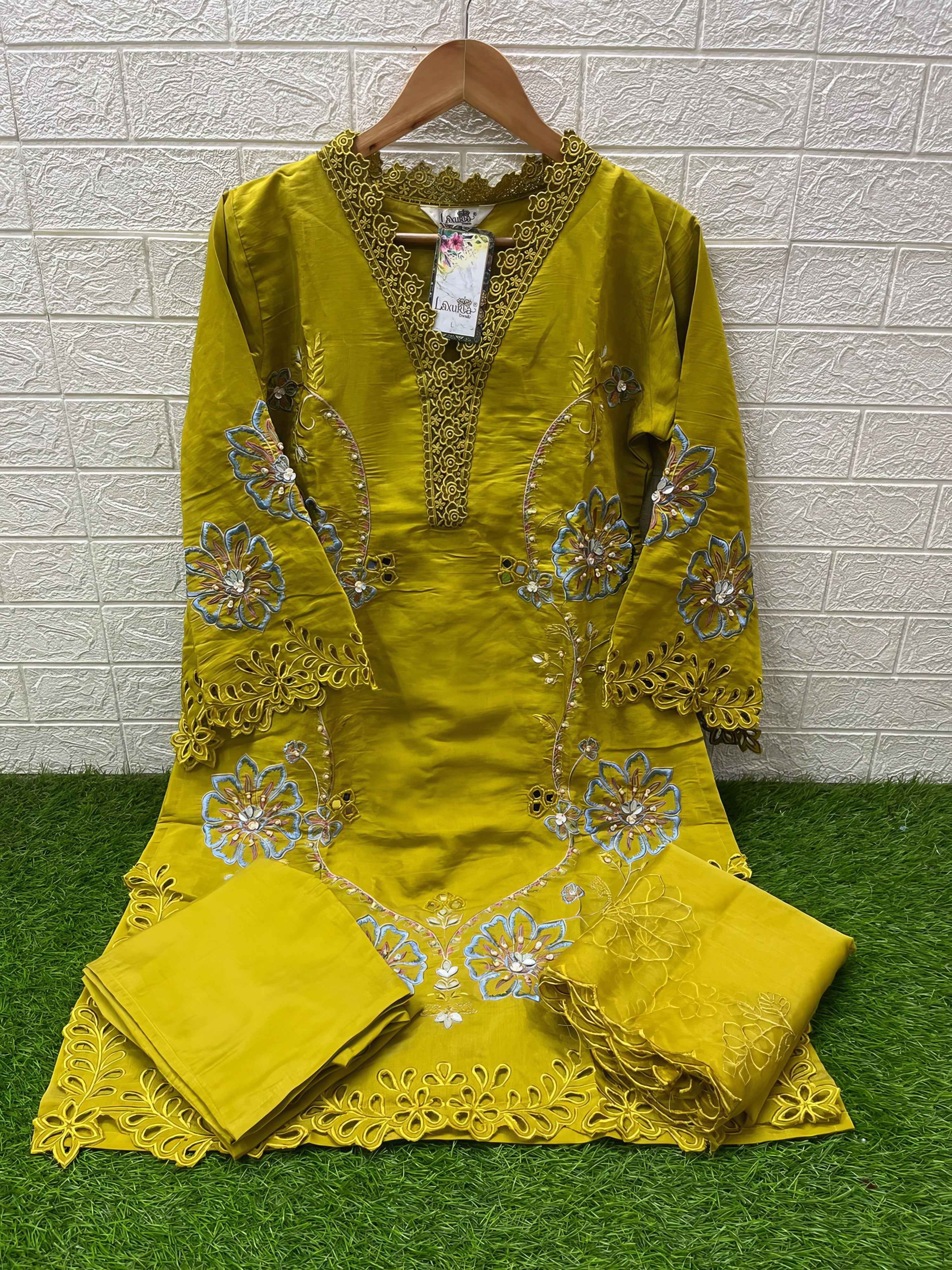 Graceful Floral Beauty Pakistani Suit LXPK0054