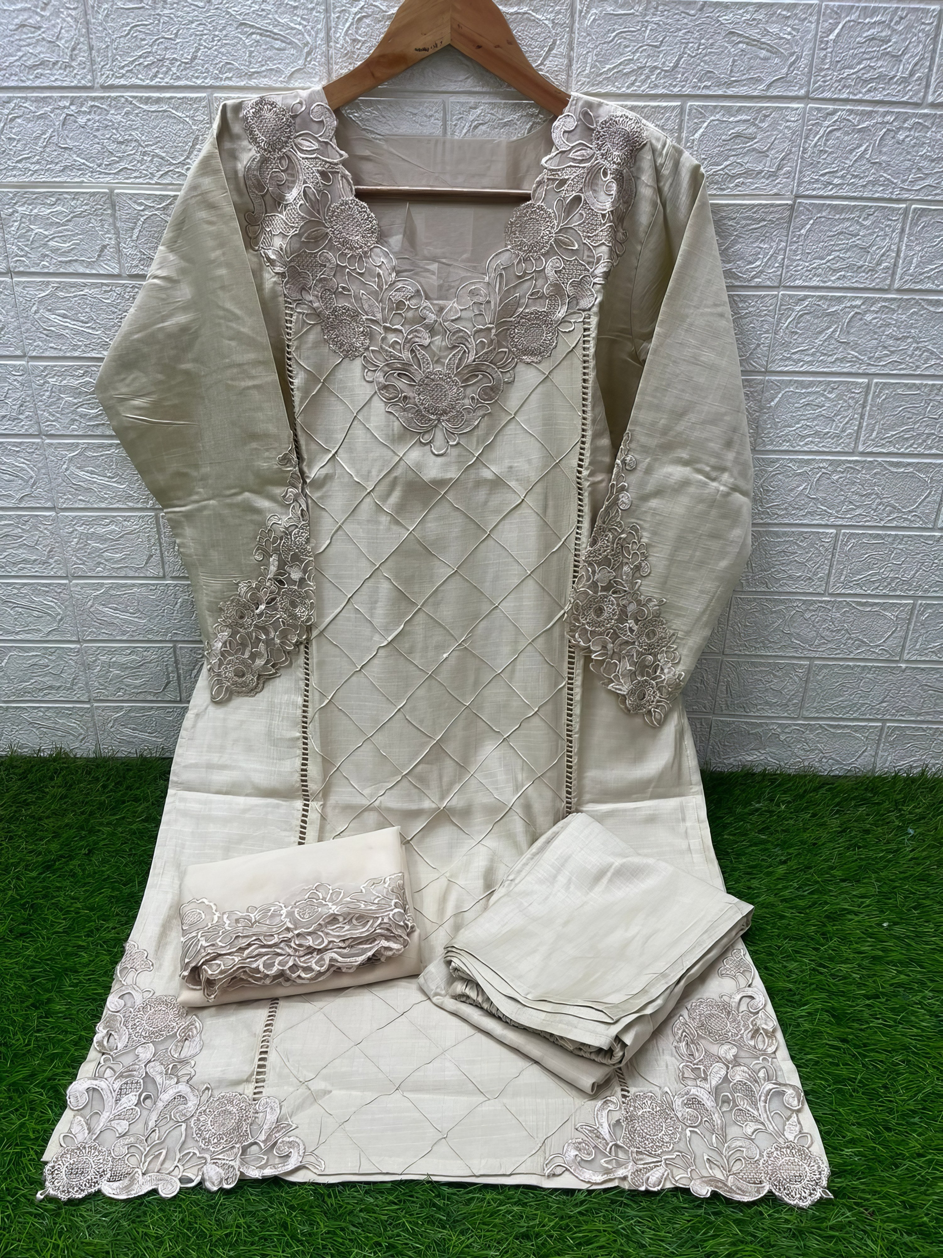 Velour Grace Embroidered Pakistani Suit LXPK0062