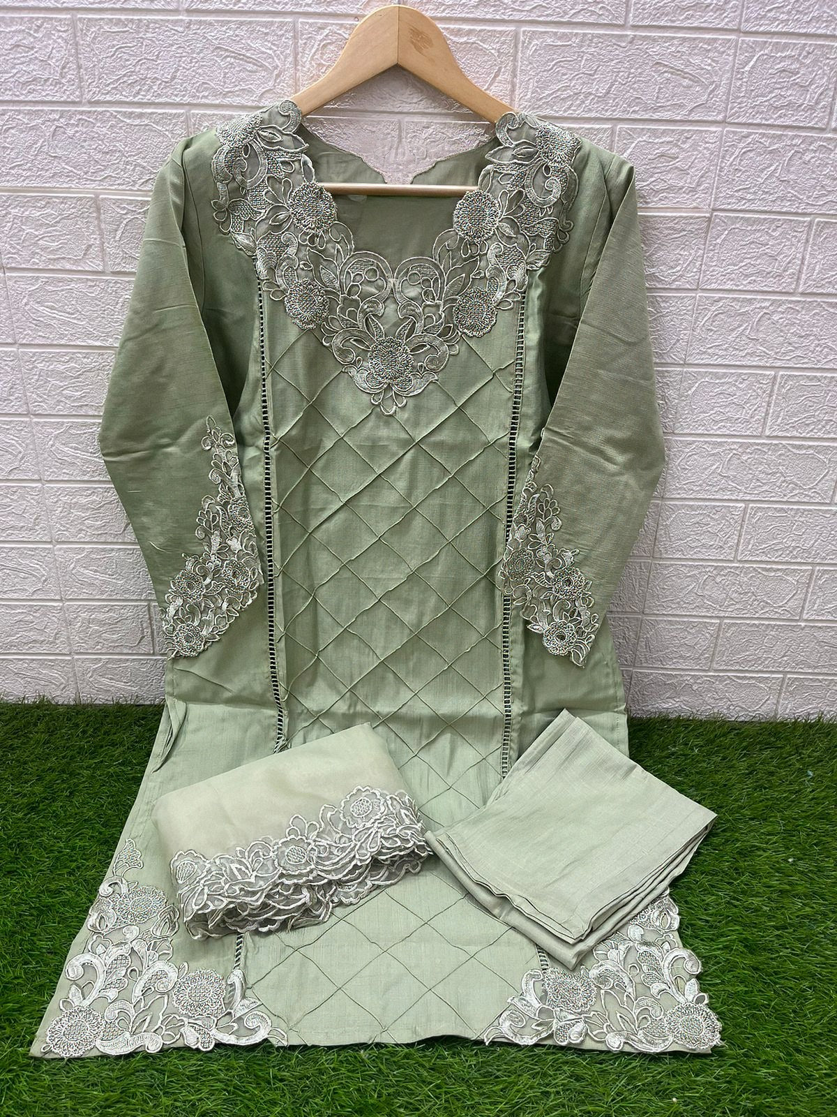 Velour Grace Embroidered Pakistani Suit LXPK0062