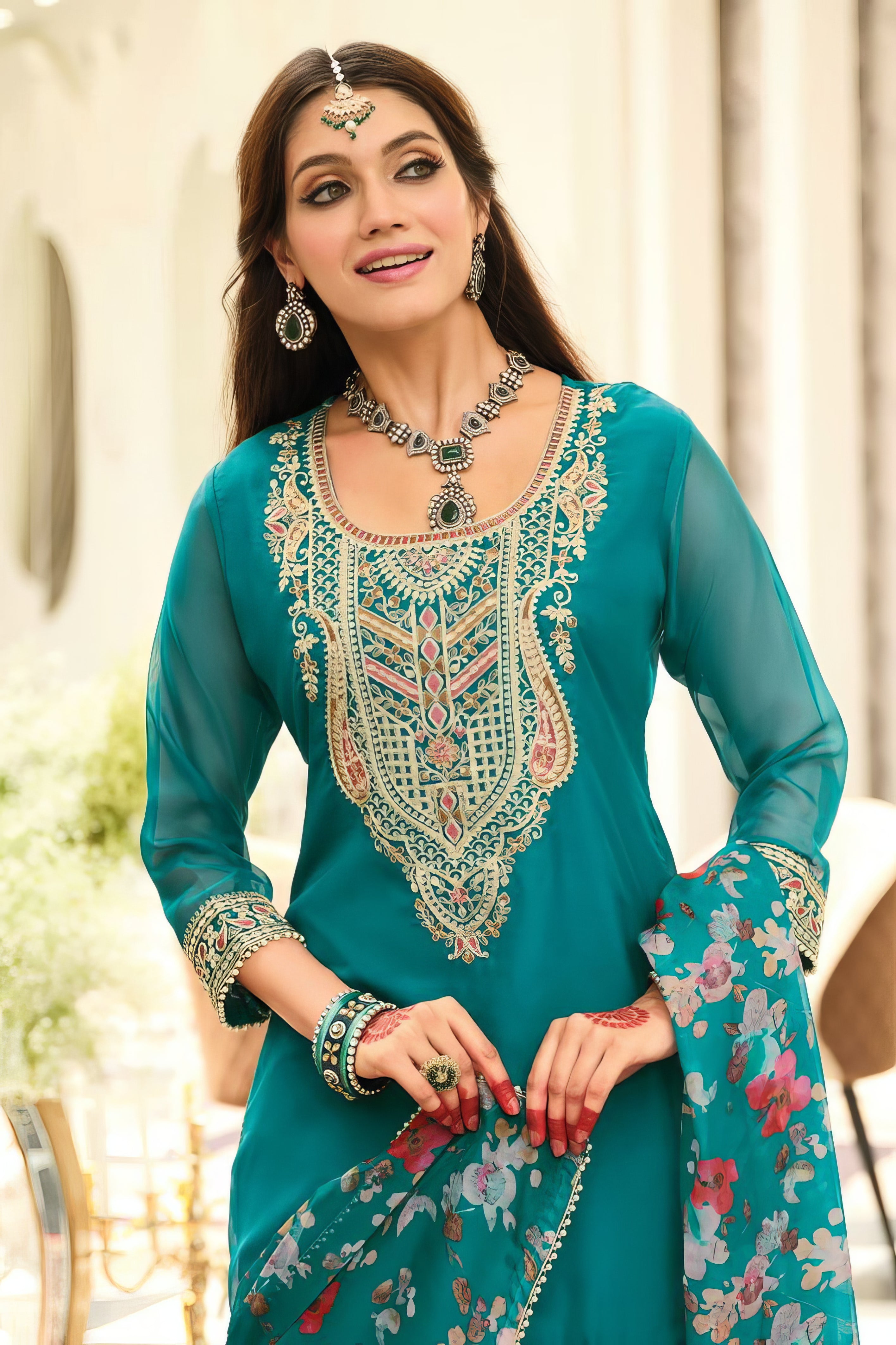 Regal Charm Sharara Set LXSR0115