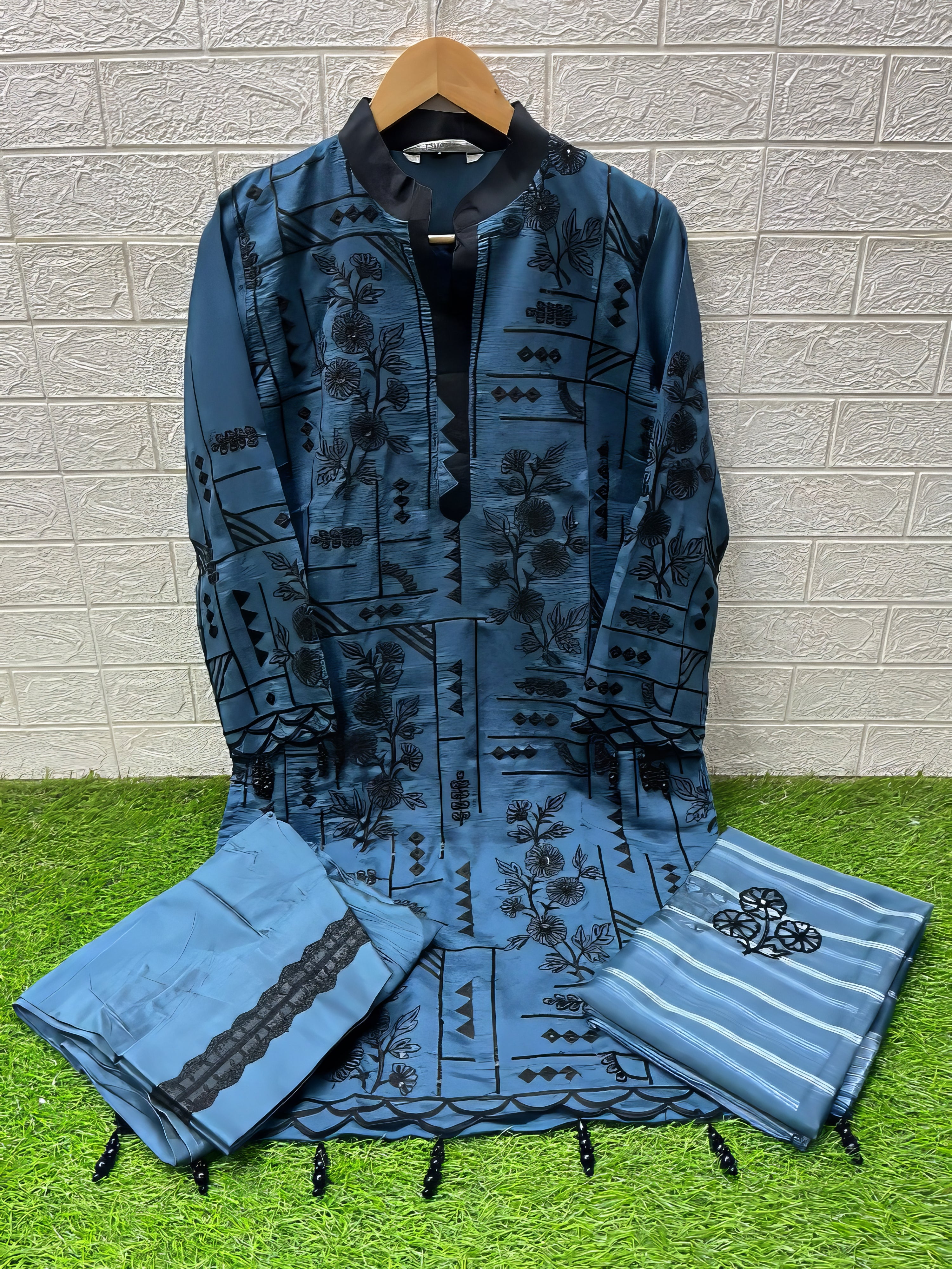 Premium Vichitra Fab Pakistani Suit LXPK0104