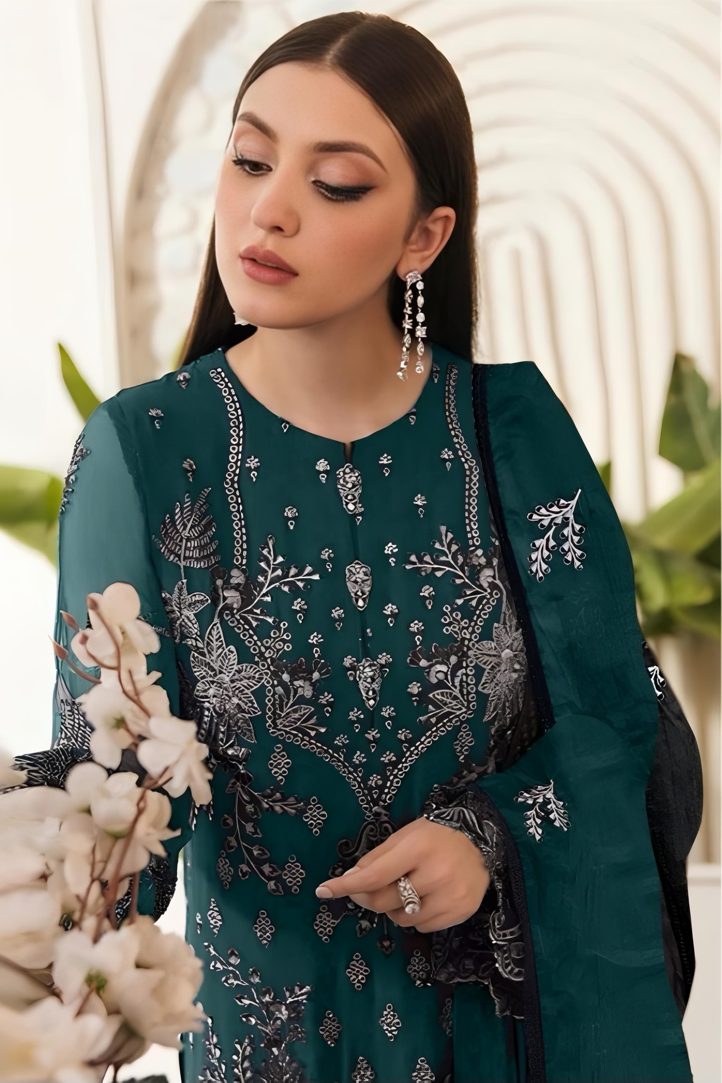 Organza Grace Embroideried Pakistani suit EAPK0013