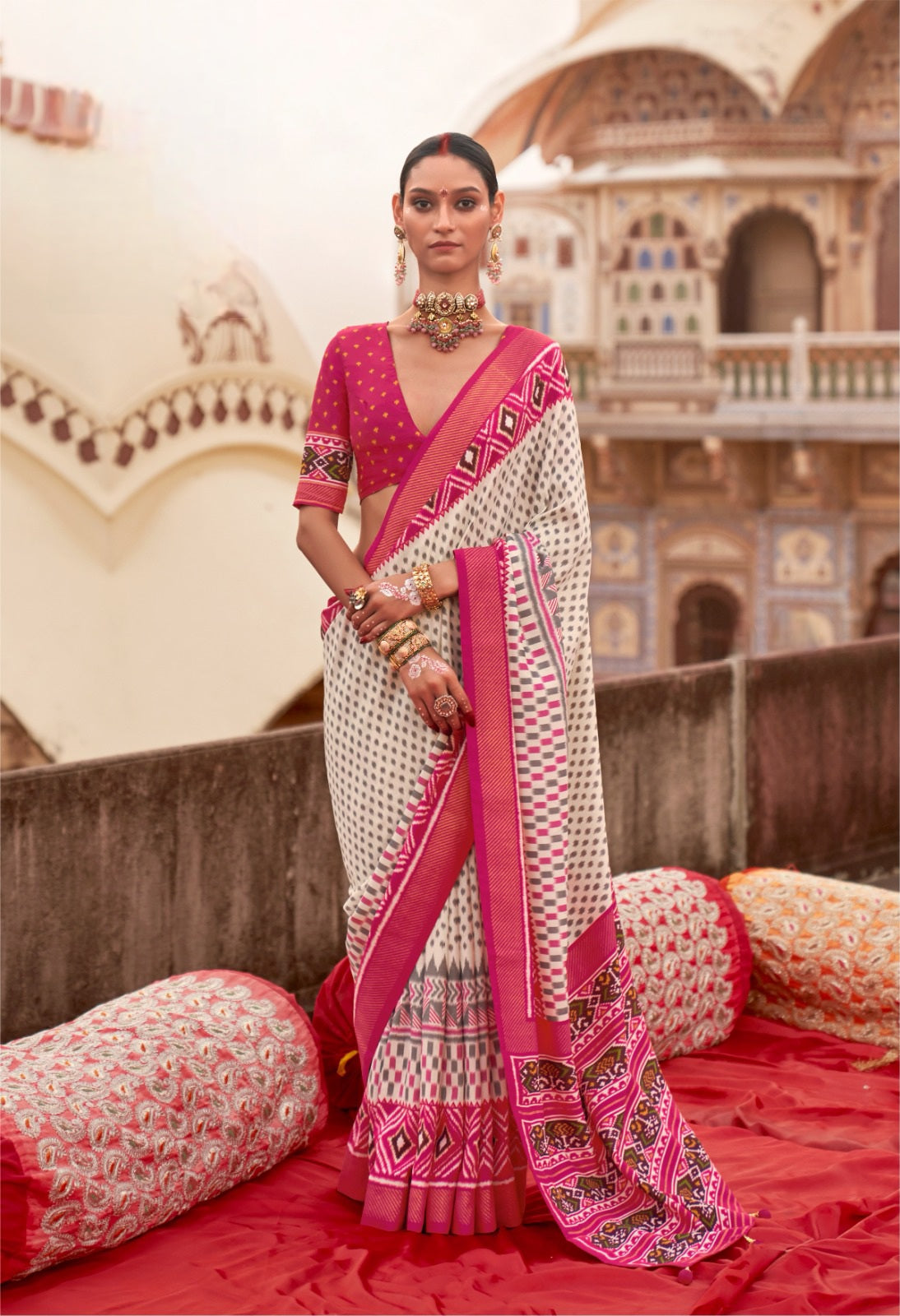 Zariah Moss Chiffon Handloom Saree EASE0016