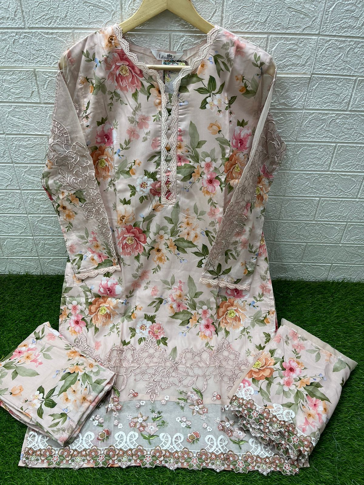 Gulnoor Pastel Luxury Suit LXST0026